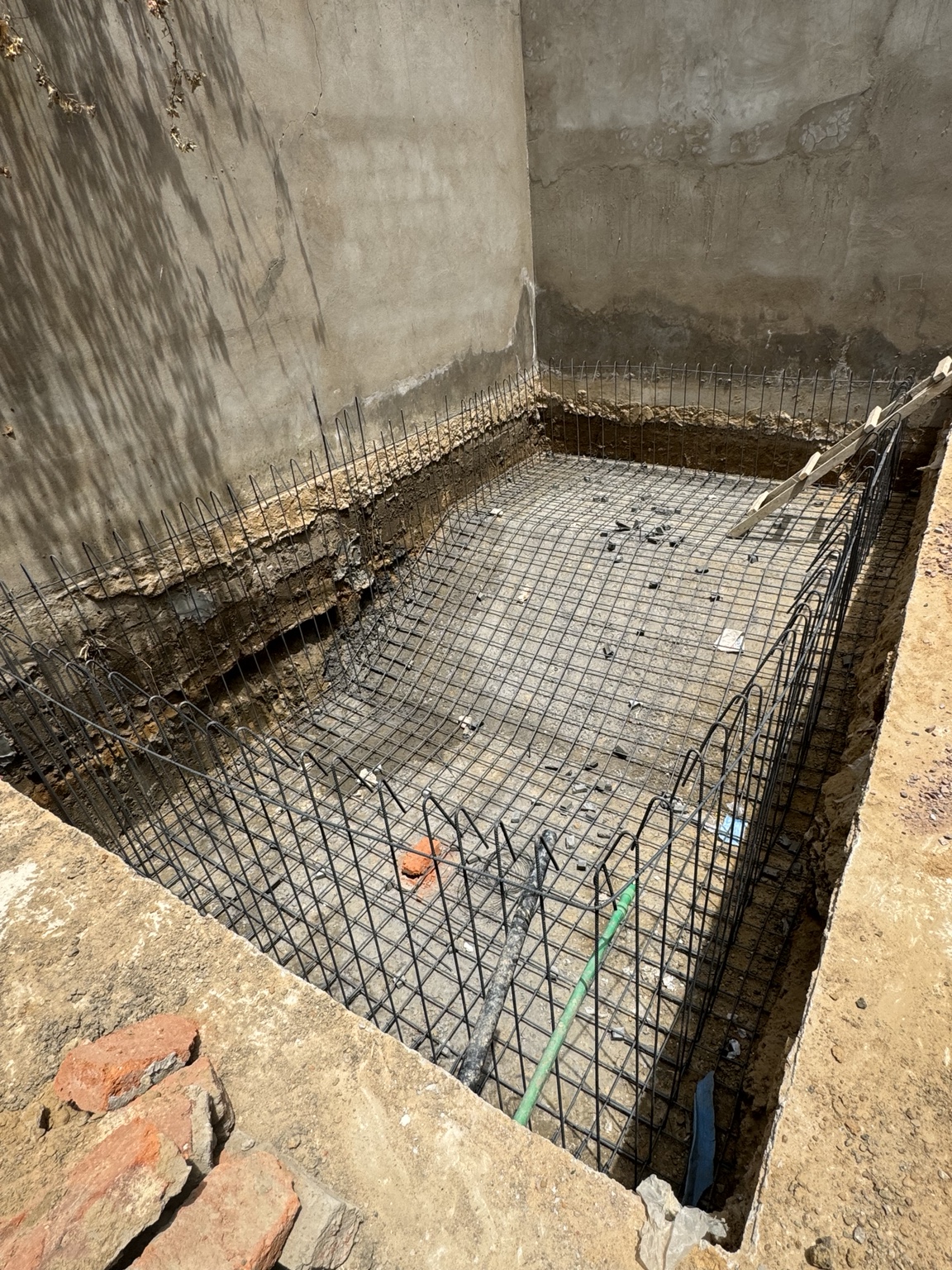 Pool structure stage