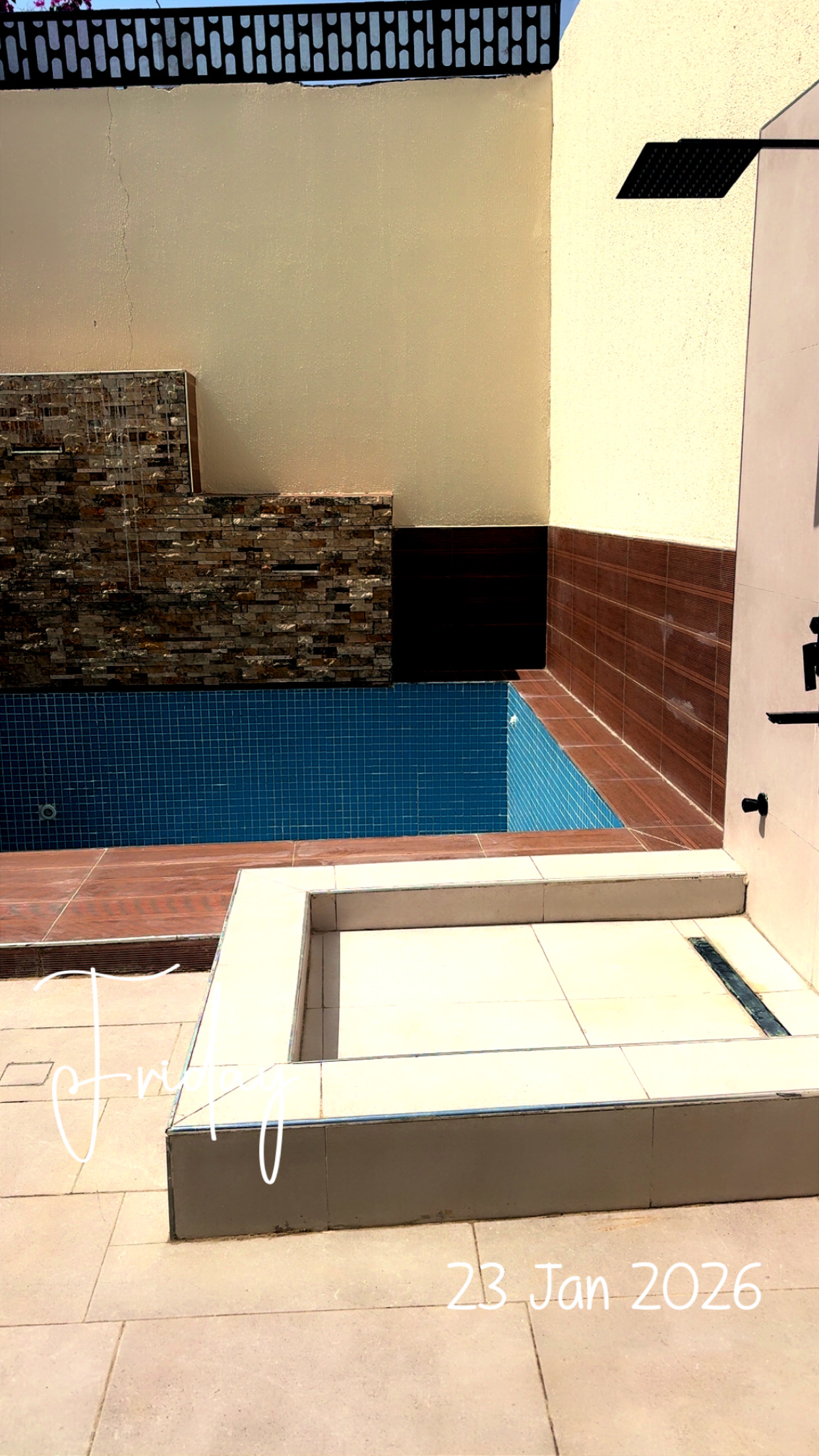 Finished pool detail